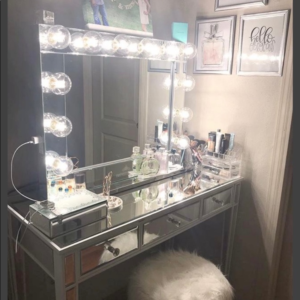 *SOLD* Impressions Vanity